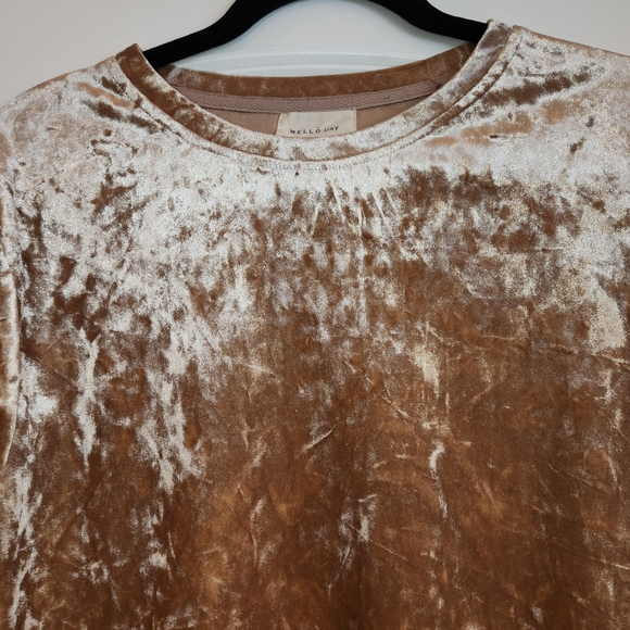 MELLODAY Crushed Velvet Long Sleeve Top Tan Size S Pretty Sleeve Detail Soft - Picture 4 of 9